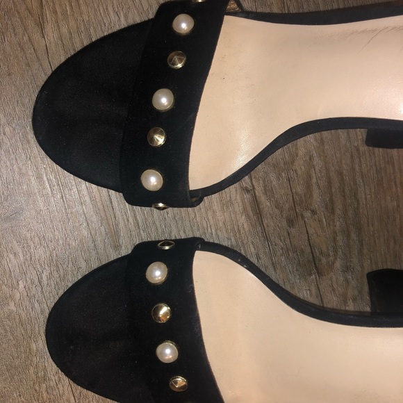 Black heels - Picture 2 of 3